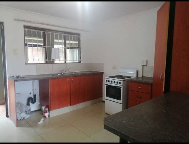 2 BEDROOM PROPERTY TO RENT IN WOODLANDS